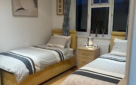 Twin Room At The Bungalow With Shared Shower Room