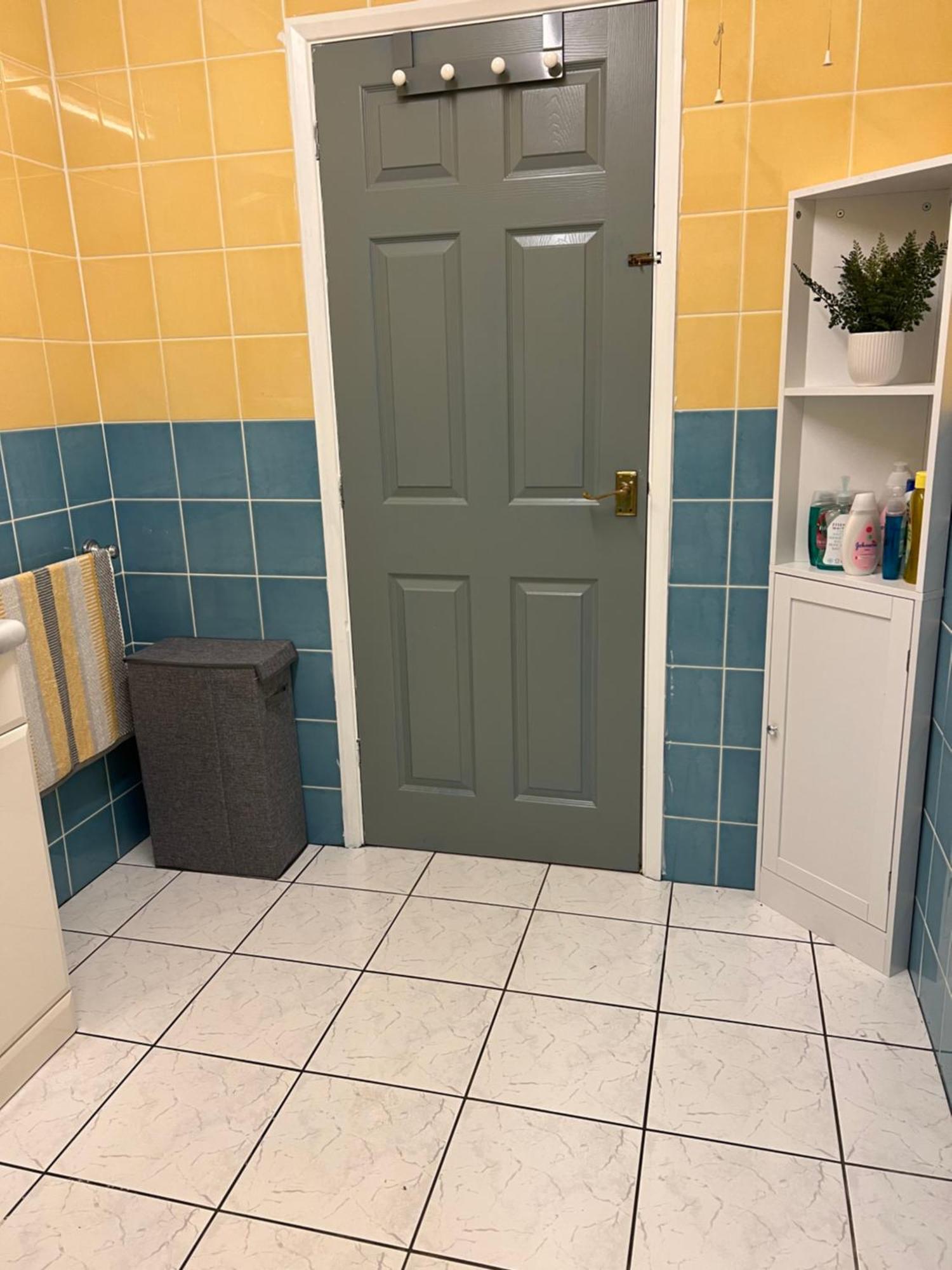 Twin Room At The Bungalow With Shared Shower Room Kettering Exterior photo