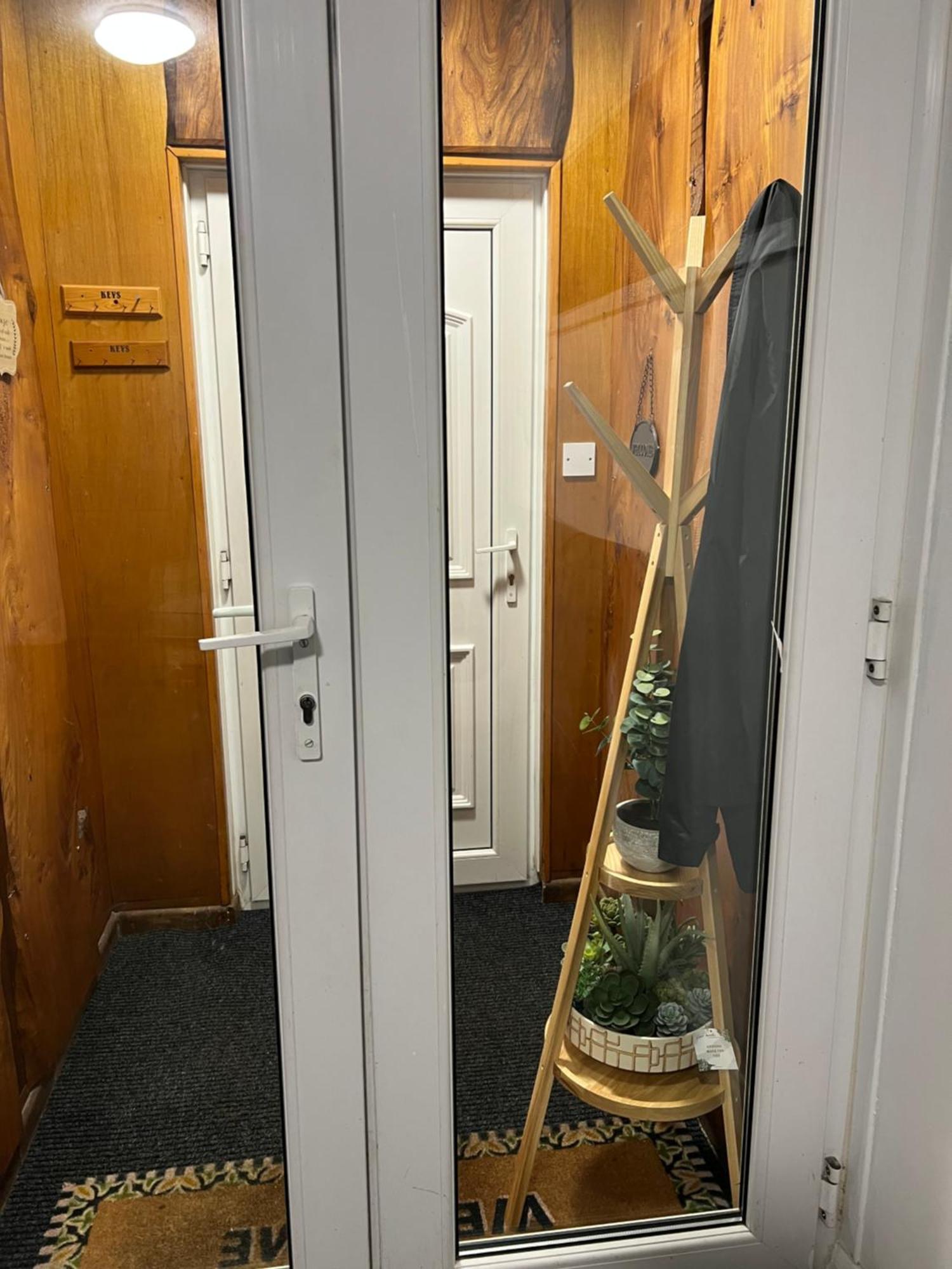 Twin Room At The Bungalow With Shared Shower Room Kettering Exterior photo